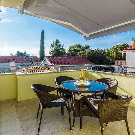 Apartman Mladenka Sukošan Exteriör bild