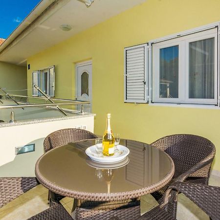 Apartman Mladenka Sukošan Exteriör bild