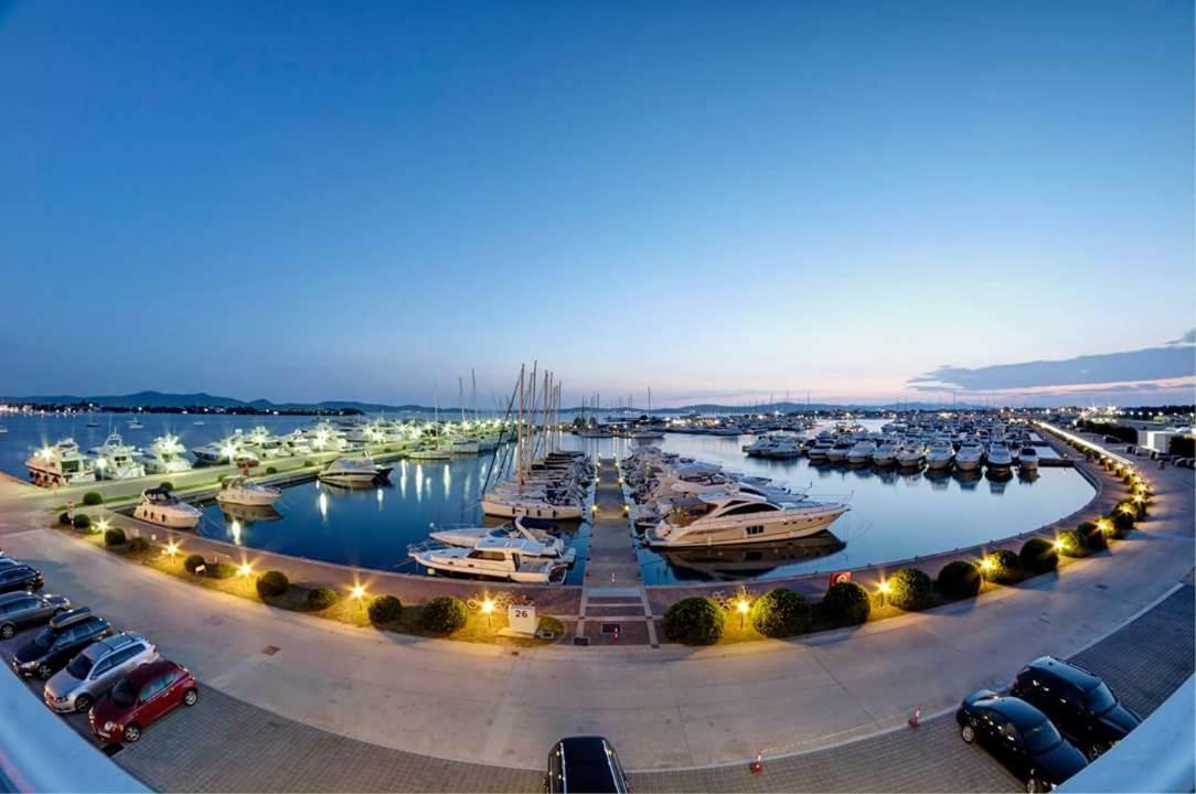 Apartman Mladenka Sukošan Exteriör bild