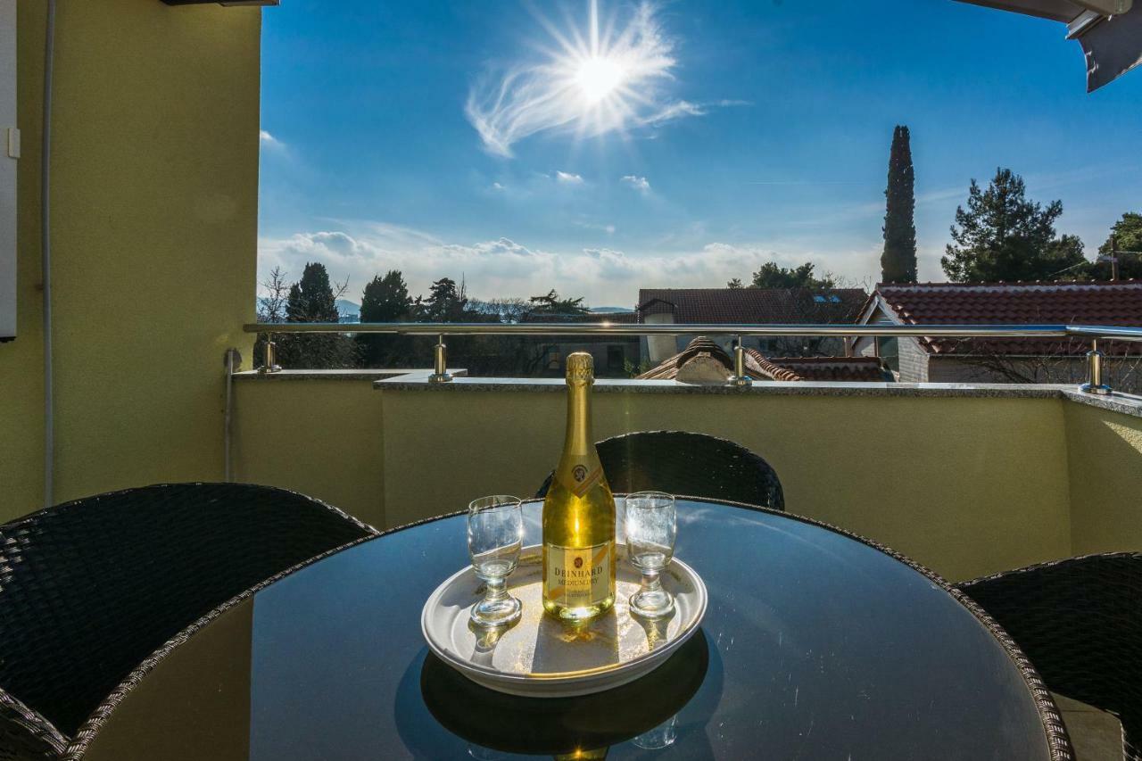 Apartman Mladenka Sukošan Exteriör bild