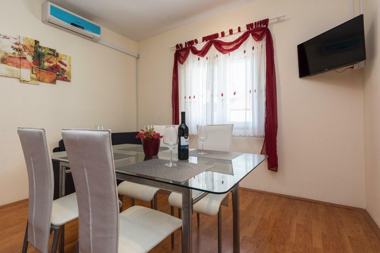 Apartman Mladenka Sukošan Exteriör bild